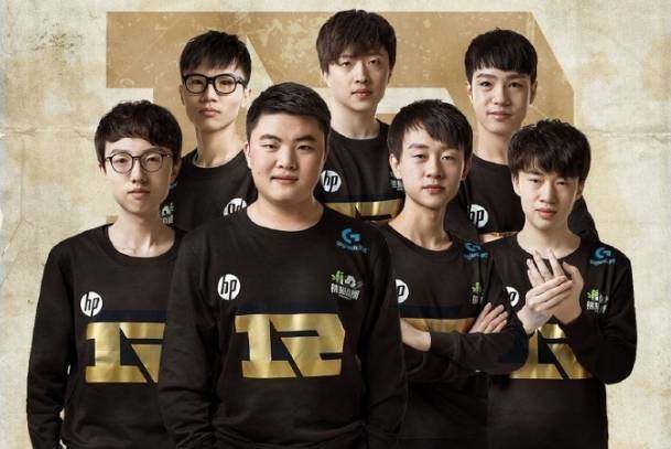 辅以年轻且 辅以年轻且